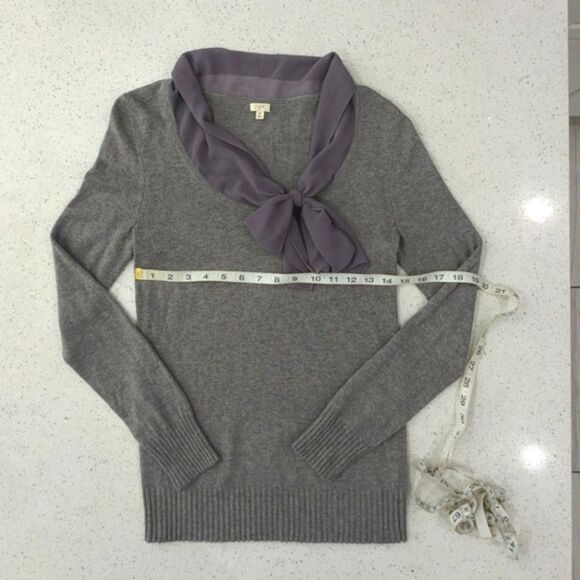 J. Crew Gray Merino Wool Cashmere Blend Top Sweater Chiffon Bow Tie Neck Fall S - Picture 4 of 9